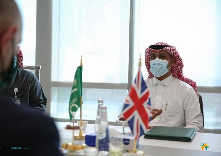 الغانمي يلتقي القائم بأعمال السفارة البريطانية في المملكة
