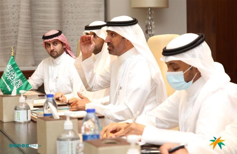 وزير الموارد البشرية والتنمية الاجتماعية يجري لقاءات ثنائية مع عدد من وزراء العمل في دبي لمناقشة المواضيع المشتركة